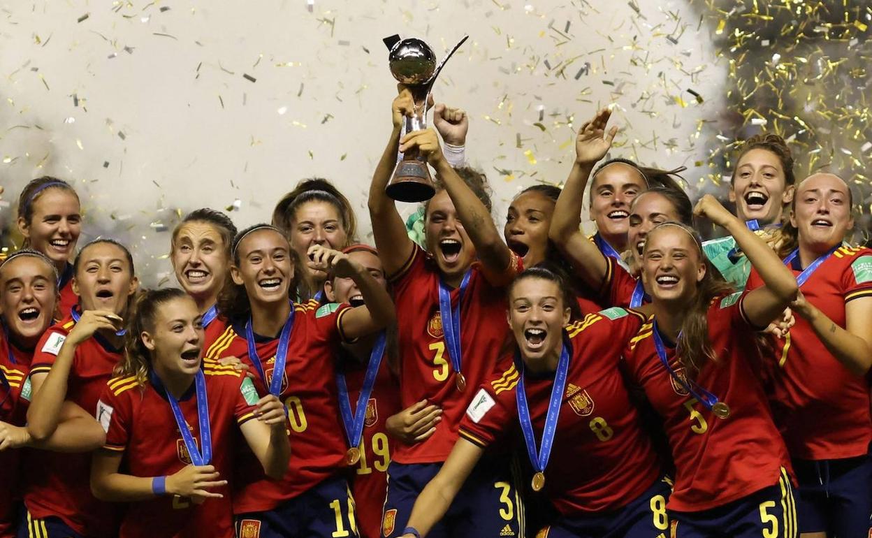 Ana Tejada levanta la copa del mundo para España | La Rioja